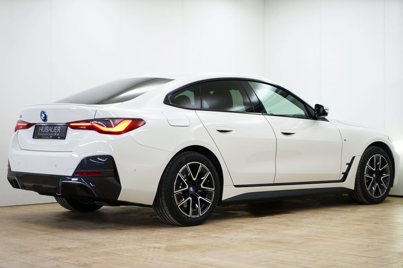 Fahrzeugabbildung BMW i4 eDrive40 Gran Coupé [M Sport, LC Prof., AHK]