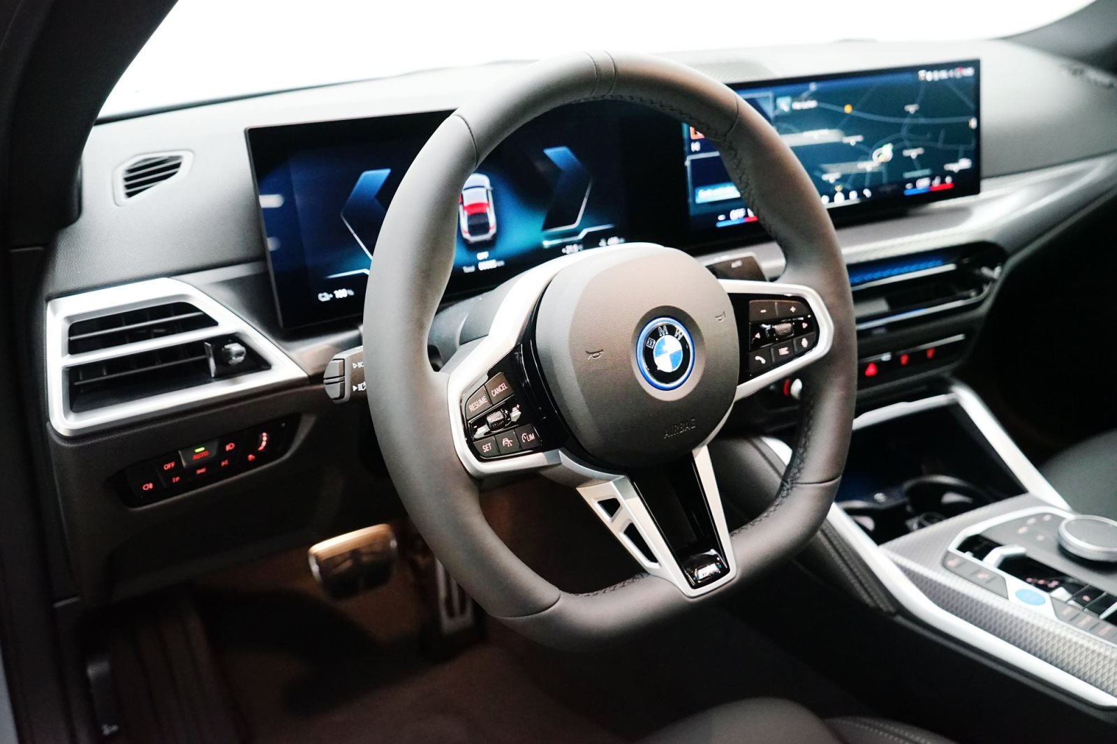 Fahrzeugabbildung BMW i4 eDrive35 [M Sport, ACC, 19 LMR, RFK, SHZ]