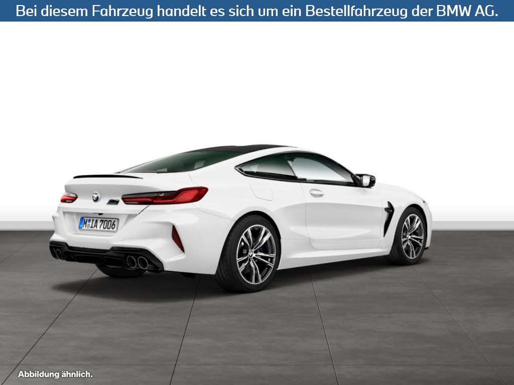 Fahrzeugabbildung BMW M8 Coupé