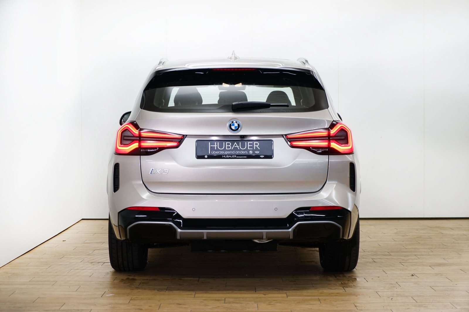 Fahrzeugabbildung BMW iX3 [Inspiring, AHK, Driv Prof., RFK, SHZ, GSD]