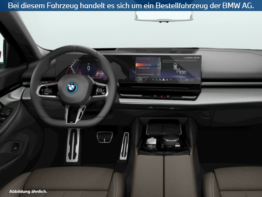 Fahrzeugabbildung BMW i5 eDrive40 Limousine