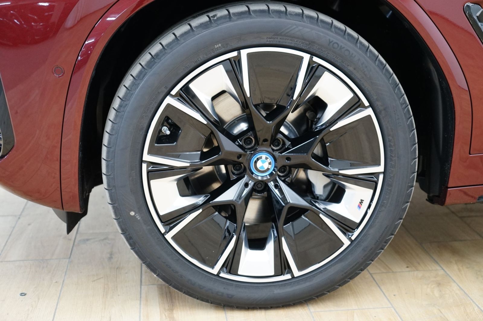 Fahrzeugabbildung BMW iX3 [Impressive, M Sport, LC Prof., Laser, AHK]