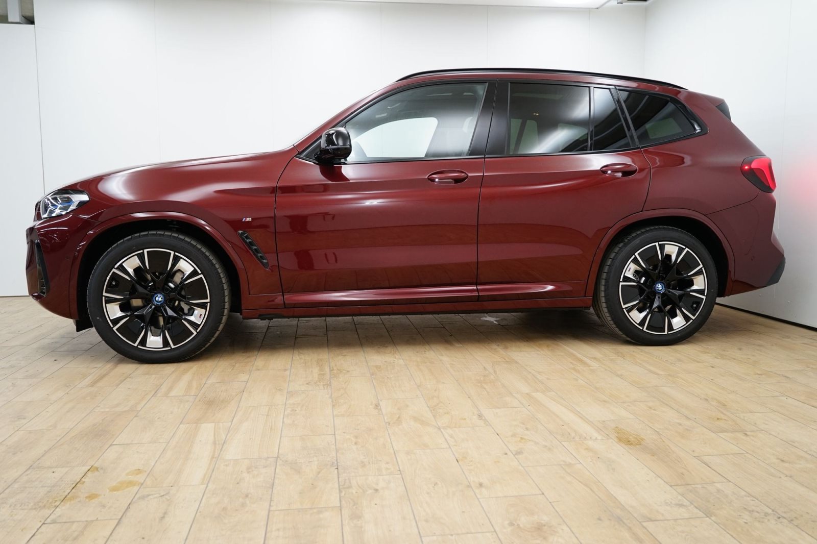 Fahrzeugabbildung BMW iX3 [Impressive, M Sport, LC Prof., Laser, AHK]