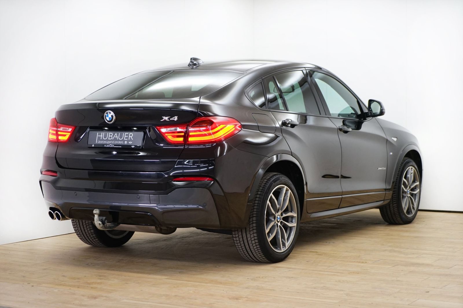 Fahrzeugabbildung BMW X4 xDrive30d A [M Sport, AHK, HUD, RFK, Navi, 19 LMR]