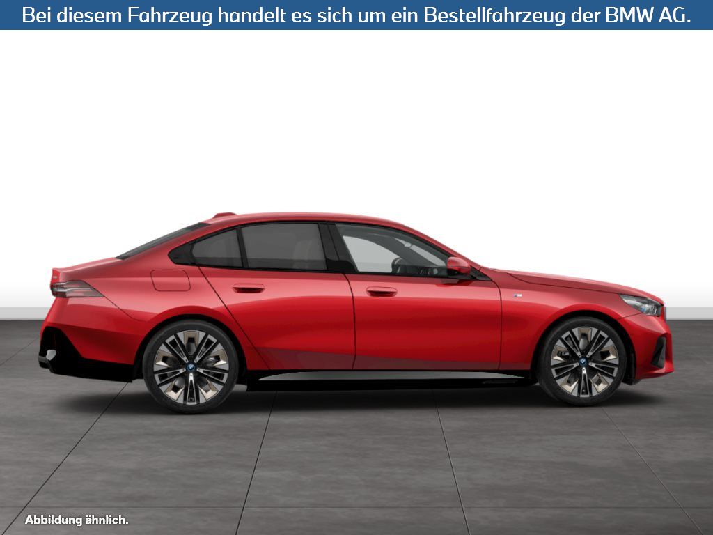 Fahrzeugabbildung BMW i5 eDrive40 Limousine