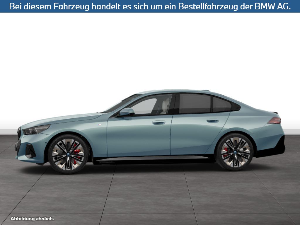 Fahrzeugabbildung BMW i5 eDrive40 Limousine