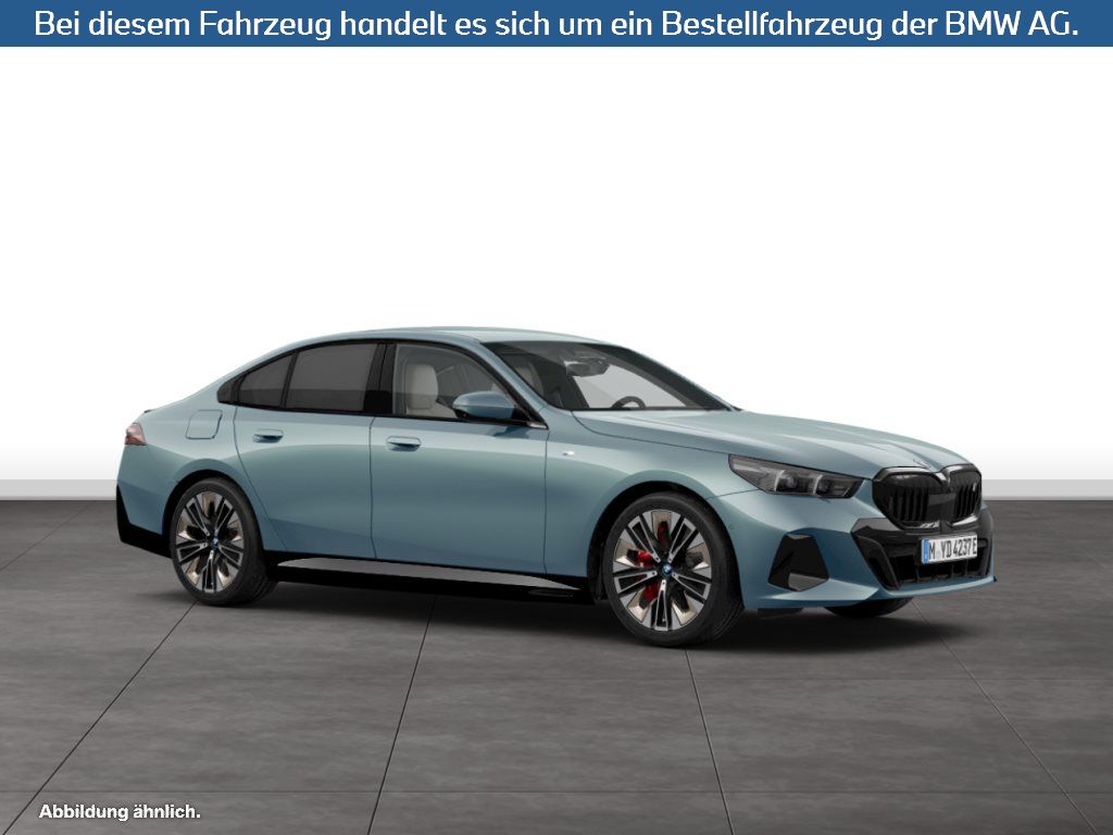 Fahrzeugabbildung BMW i5 eDrive40 Limousine