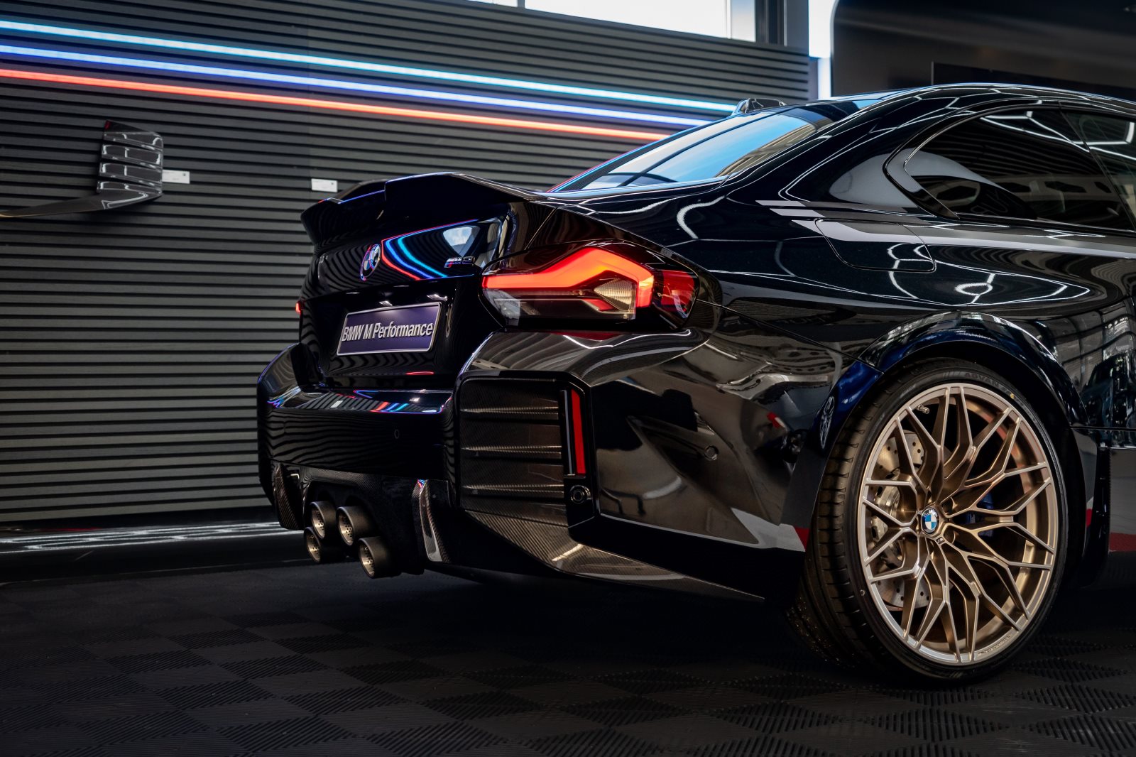 Fahrzeugabbildung BMW M2 Coupé [M Performance Parts Umbau, HUD, ACC]