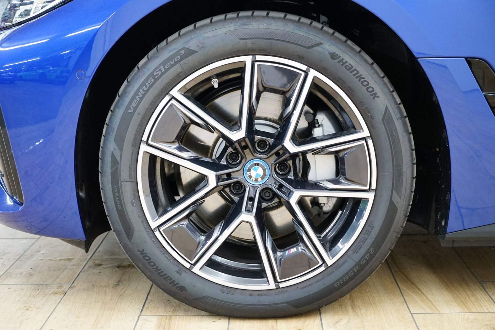 Fahrzeugabbildung BMW i4 eDrive40 Gran Coupé [M Sport, LC Prof., AHK]