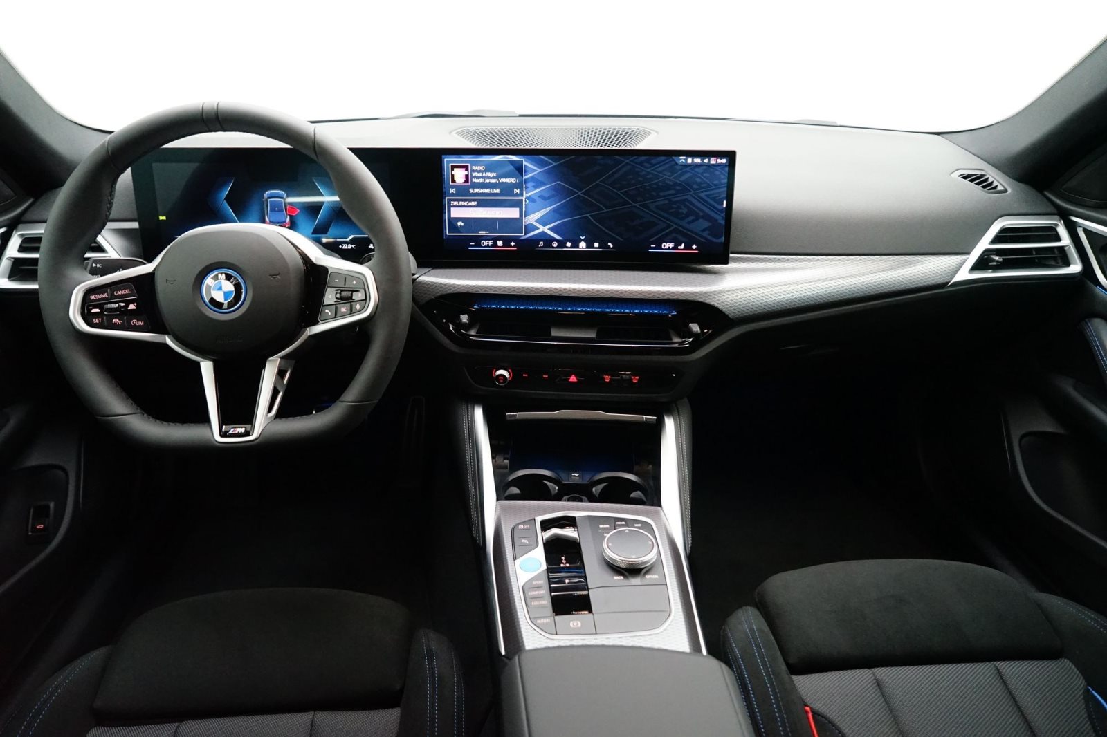 Fahrzeugabbildung BMW i4 eDrive35 [M Sport, Navi, AHK, RFK, 19 LMR]