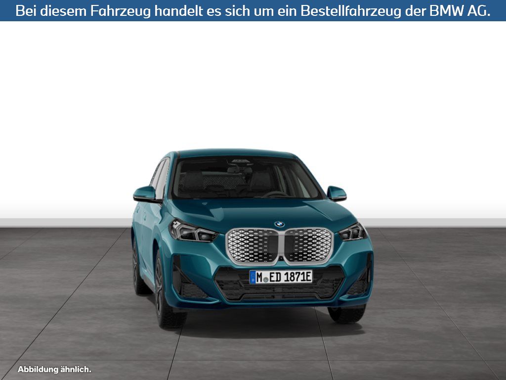 Fahrzeugabbildung BMW iX1 xDrive30