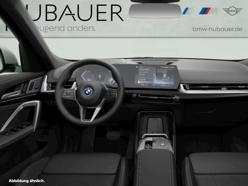 Fahrzeugabbildung BMW iX1 xDrive30 [xLine, Navi, HUD, AHK, GSD, RFK]