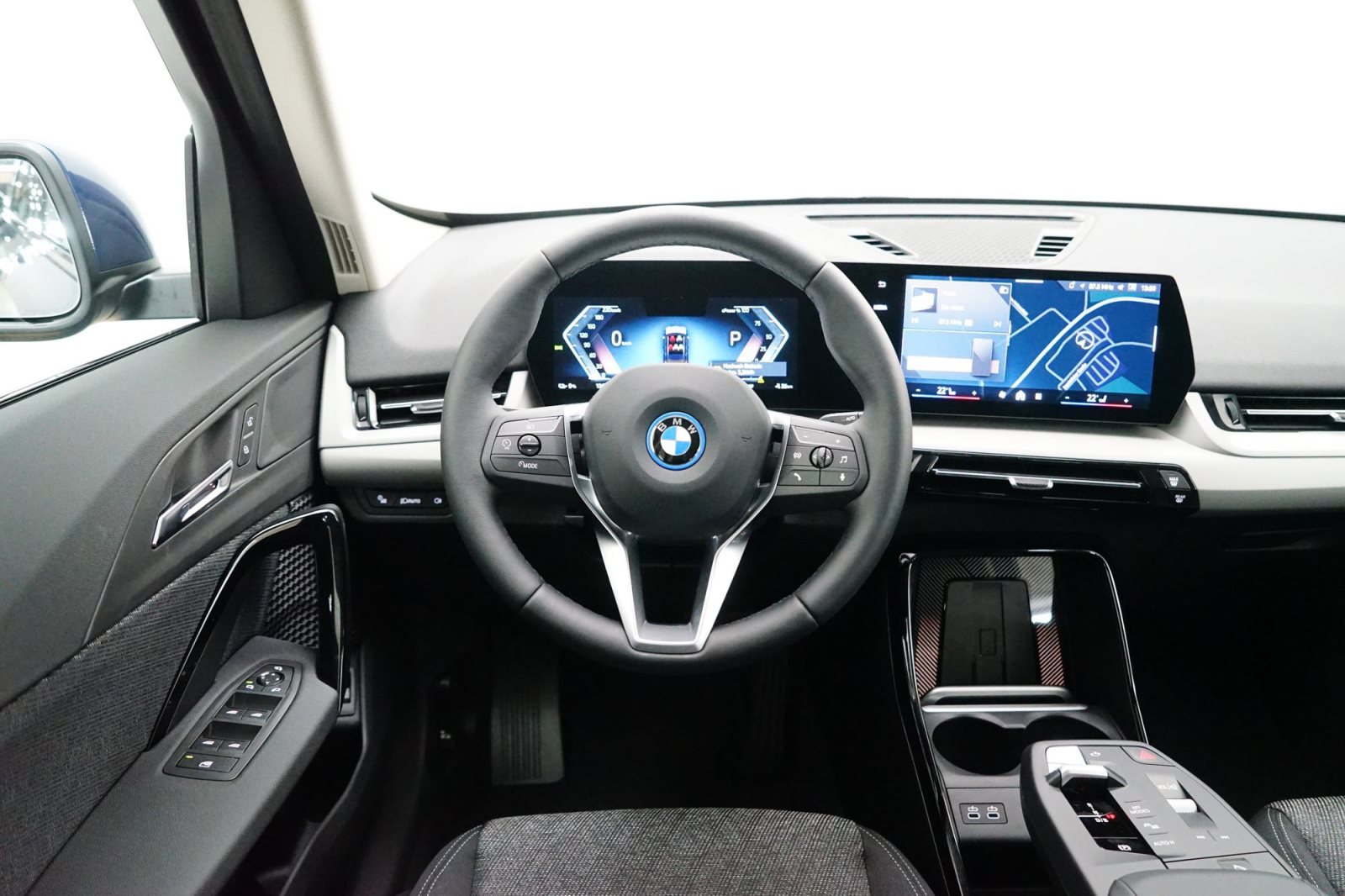 Fahrzeugabbildung BMW iX1 eDrive20 [Navi, AHK, RFK, SHZ, LED, 17 LMR]