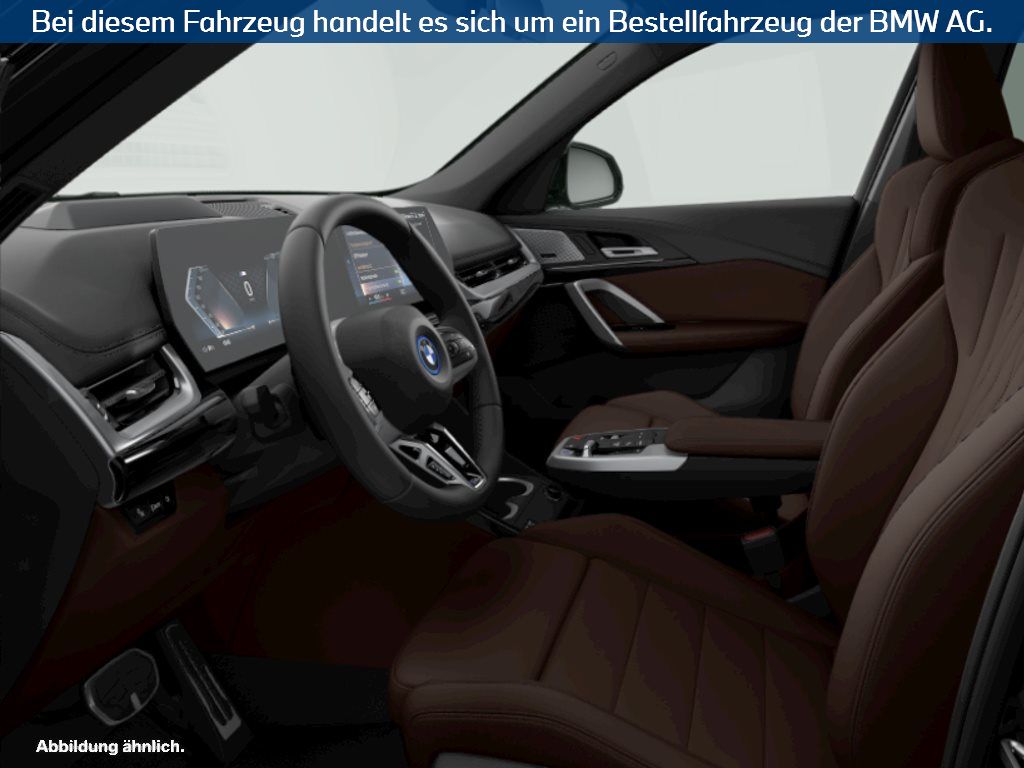 Fahrzeugabbildung BMW iX1 xDrive30