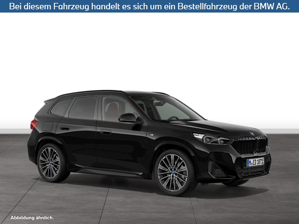 Fahrzeugabbildung BMW iX1 xDrive30