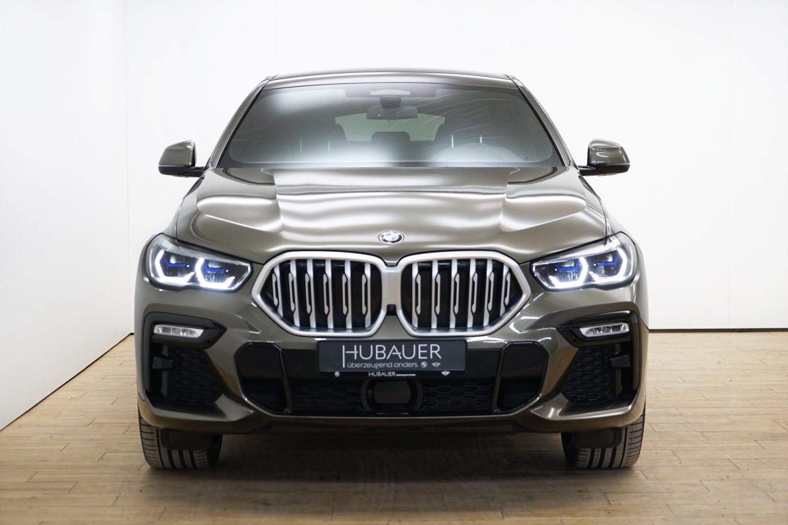 Fahrzeugabbildung BMW X6 xDrive40d [M Sport, Laser, DA Prof., 360°]