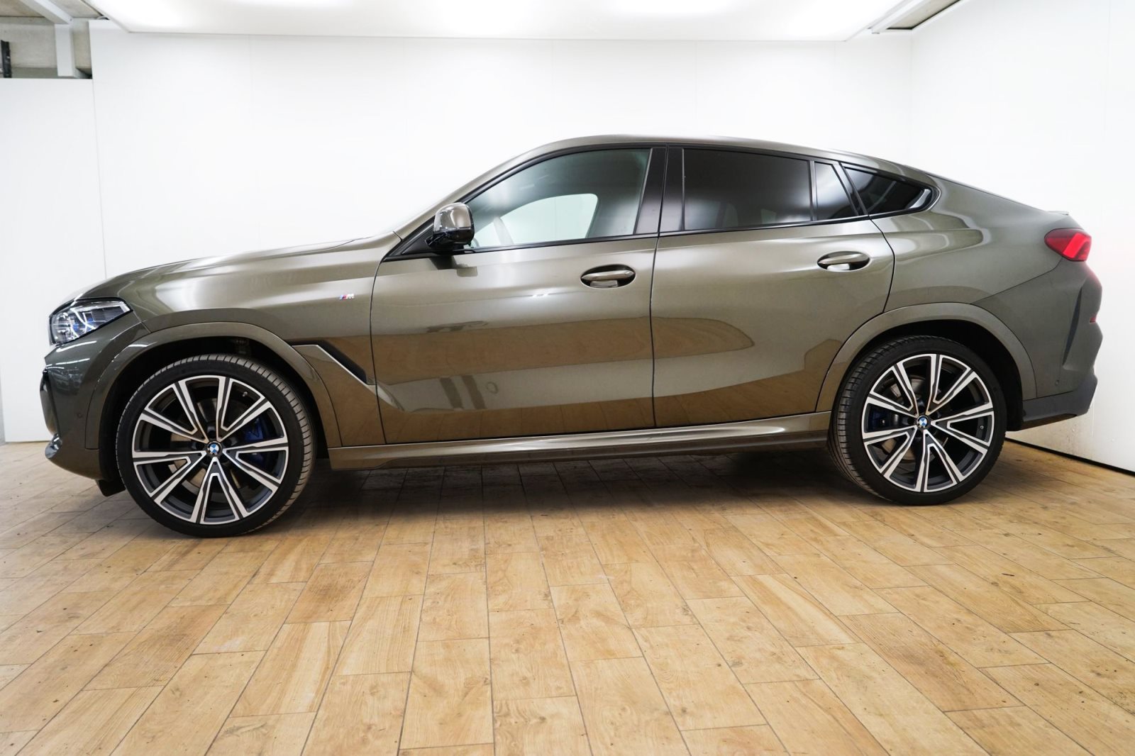 Fahrzeugabbildung BMW X6 xDrive40d [M Sport, Laser, DA Prof., 360°]