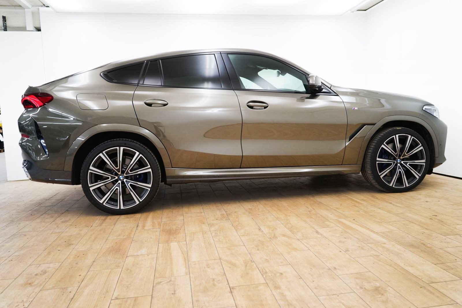 Fahrzeugabbildung BMW X6 xDrive40d [M Sport, Laser, DA Prof., 360°]