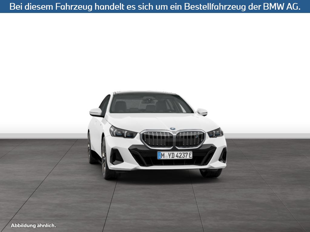 Fahrzeugabbildung BMW i5 eDrive40 Limousine