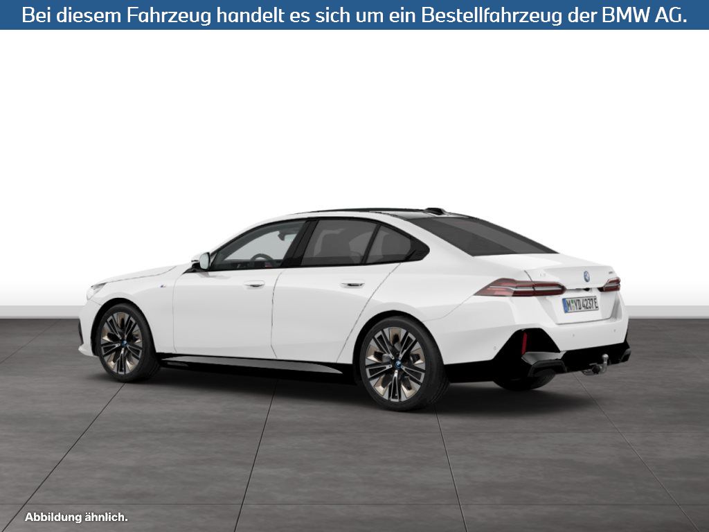 Fahrzeugabbildung BMW i5 eDrive40 Limousine