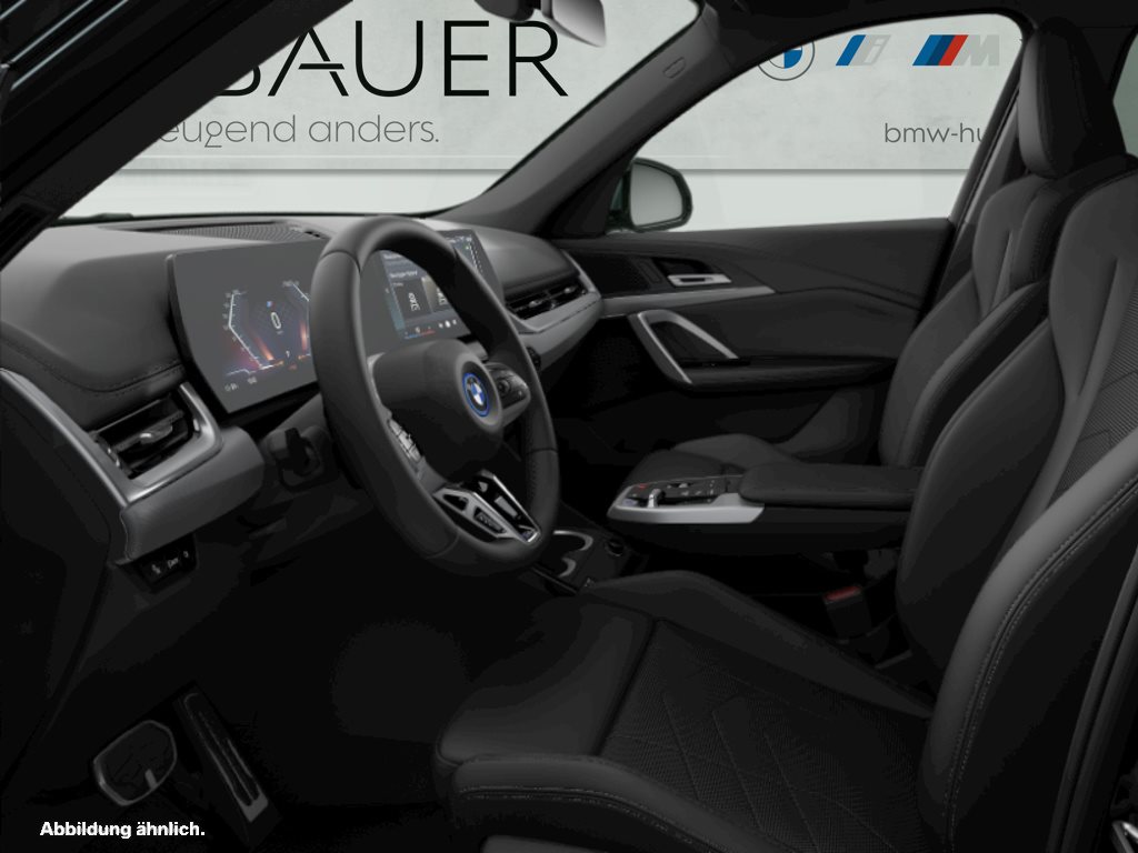 Fahrzeugabbildung BMW iX1 eDrive20 [M Sport, AHK, ACC, RFK, 19 LMR, SHZ]