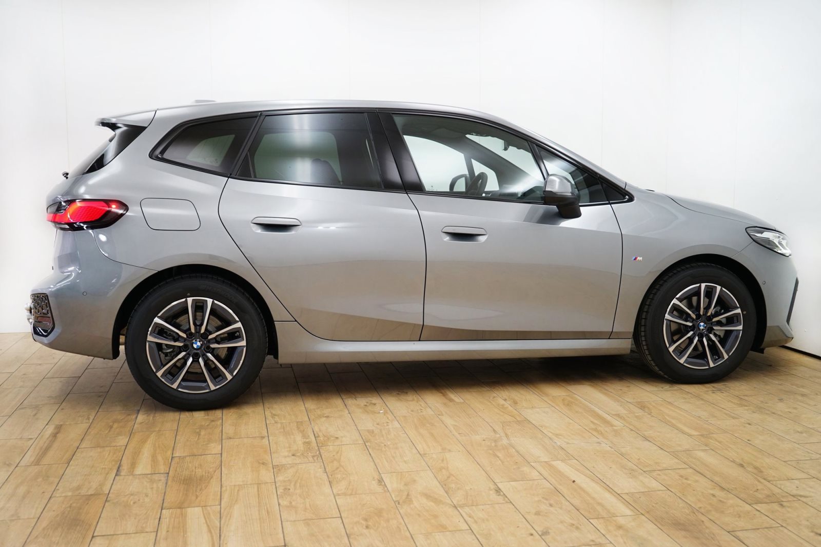 Fahrzeugabbildung BMW 220i Active Tourer [M Sport, AHK, ACC, RFK] DAB