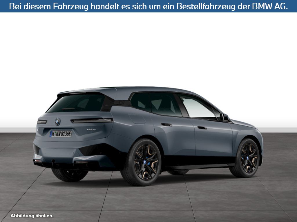 Fahrzeugabbildung BMW iX xDrive40