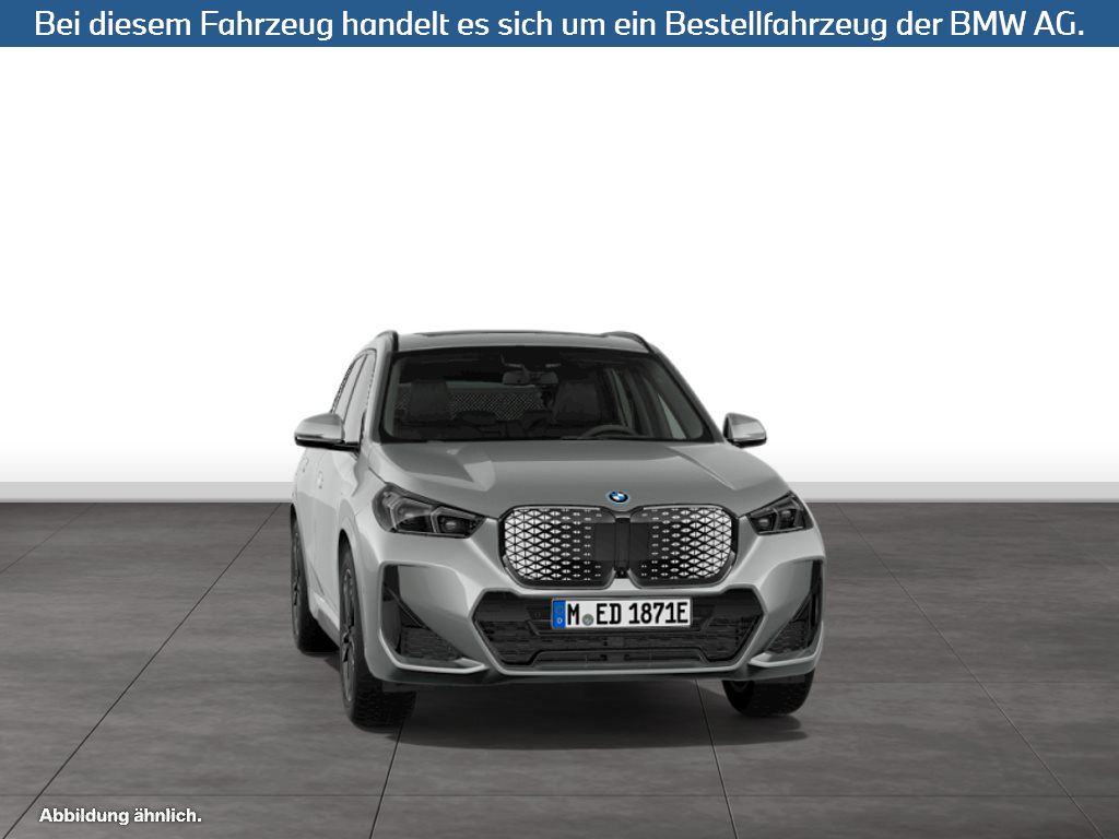 Fahrzeugabbildung BMW iX1 xDrive30