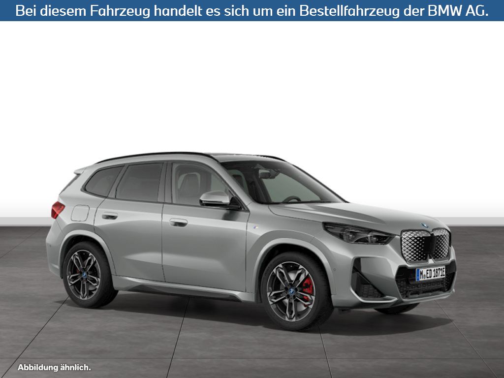 Fahrzeugabbildung BMW iX1 xDrive30