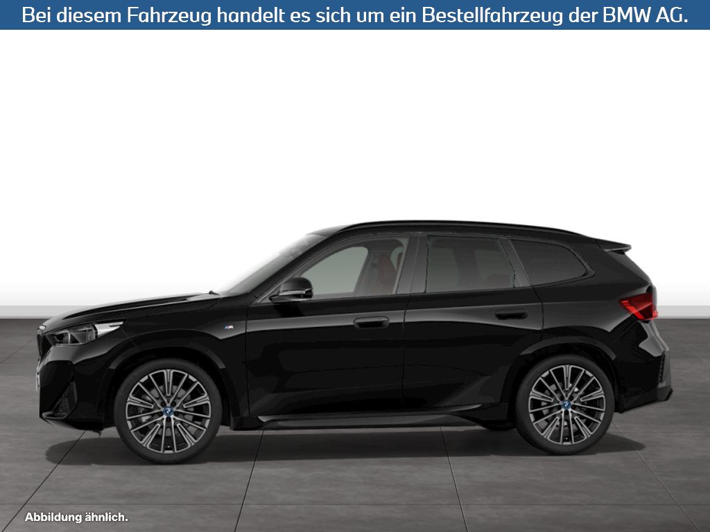 Fahrzeugabbildung BMW iX1 xDrive30