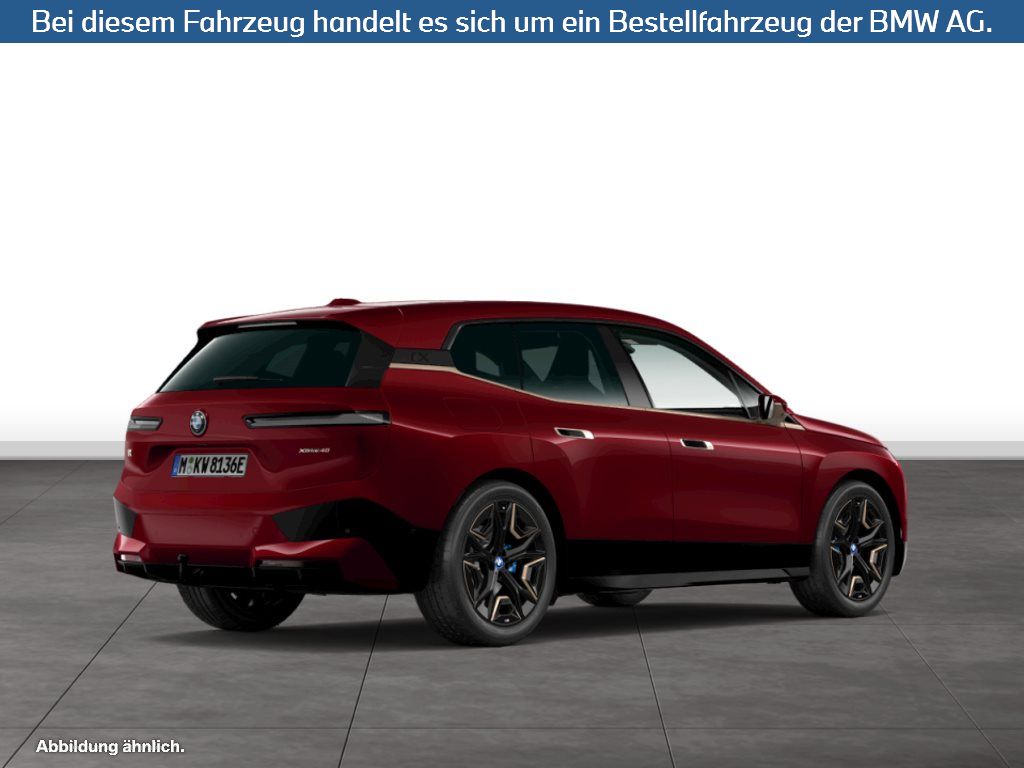 Fahrzeugabbildung BMW iX xDrive40