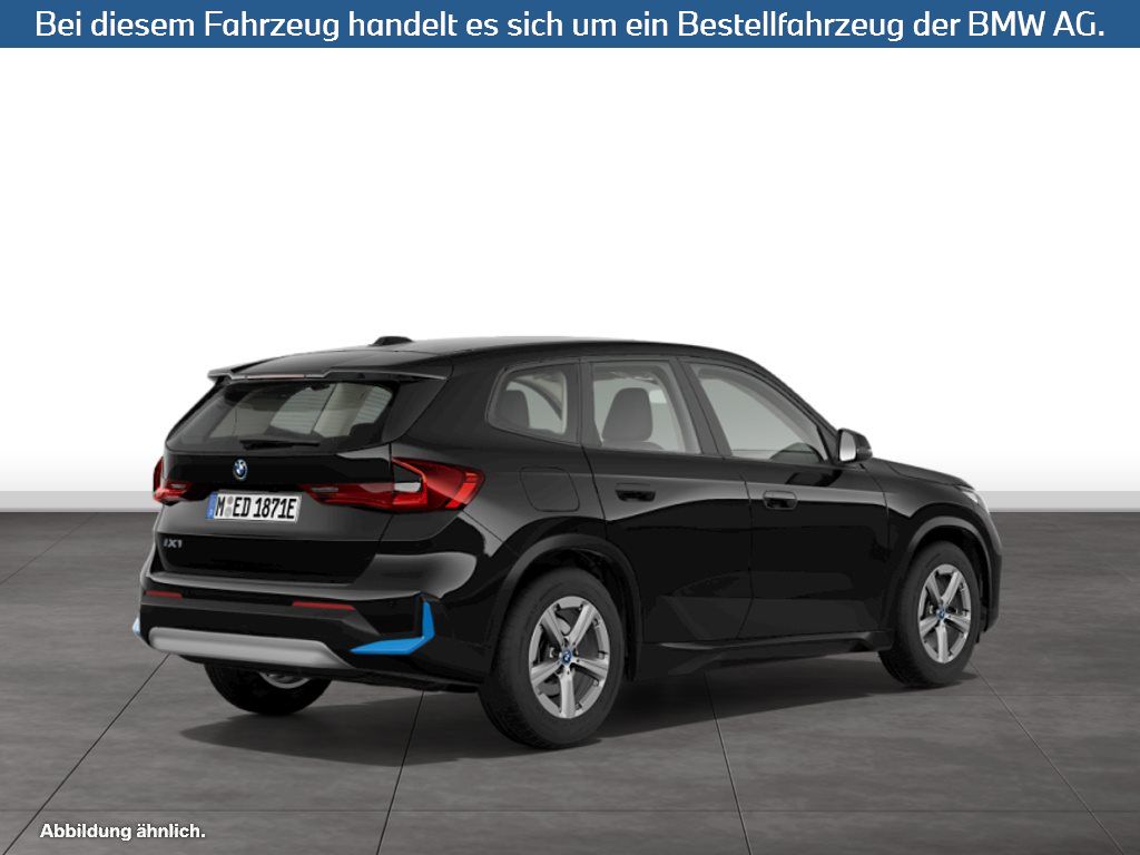 Fahrzeugabbildung BMW iX1 xDrive30