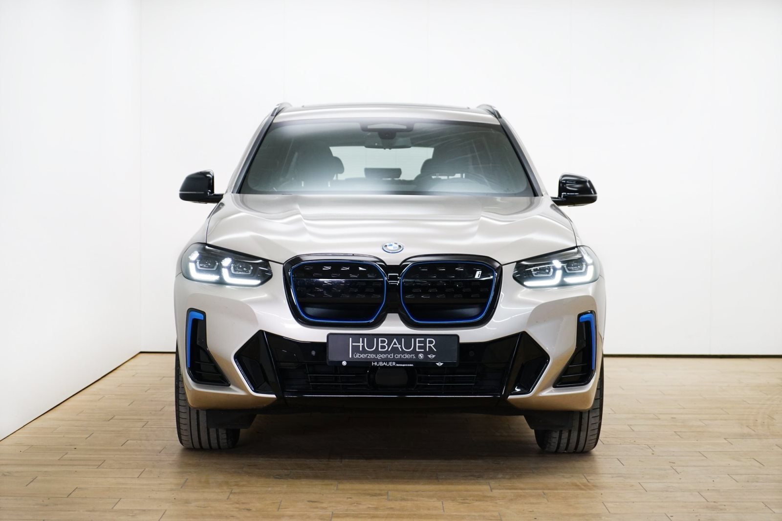 Fahrzeugabbildung BMW iX3 [Inspiring, M Sport, Live Cockpit Prof.]