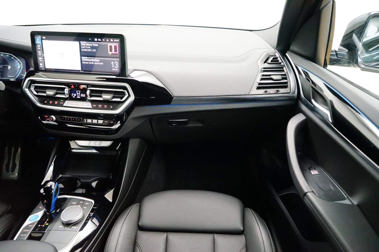 Fahrzeugabbildung BMW iX3 [Inspiring, M Sport, Live Cockpit Prof.]