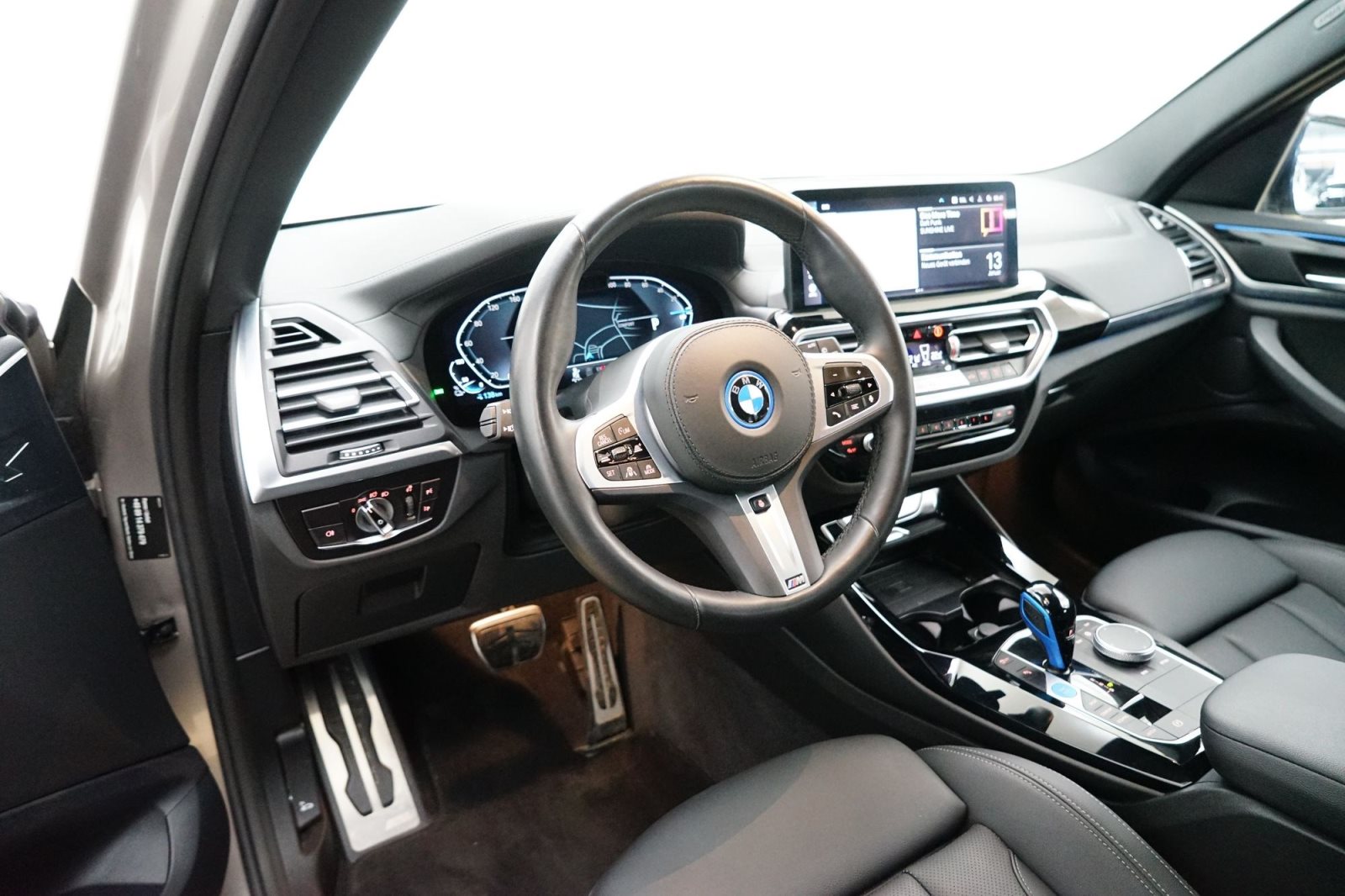 Fahrzeugabbildung BMW iX3 [Inspiring, M Sport, Live Cockpit Prof.]