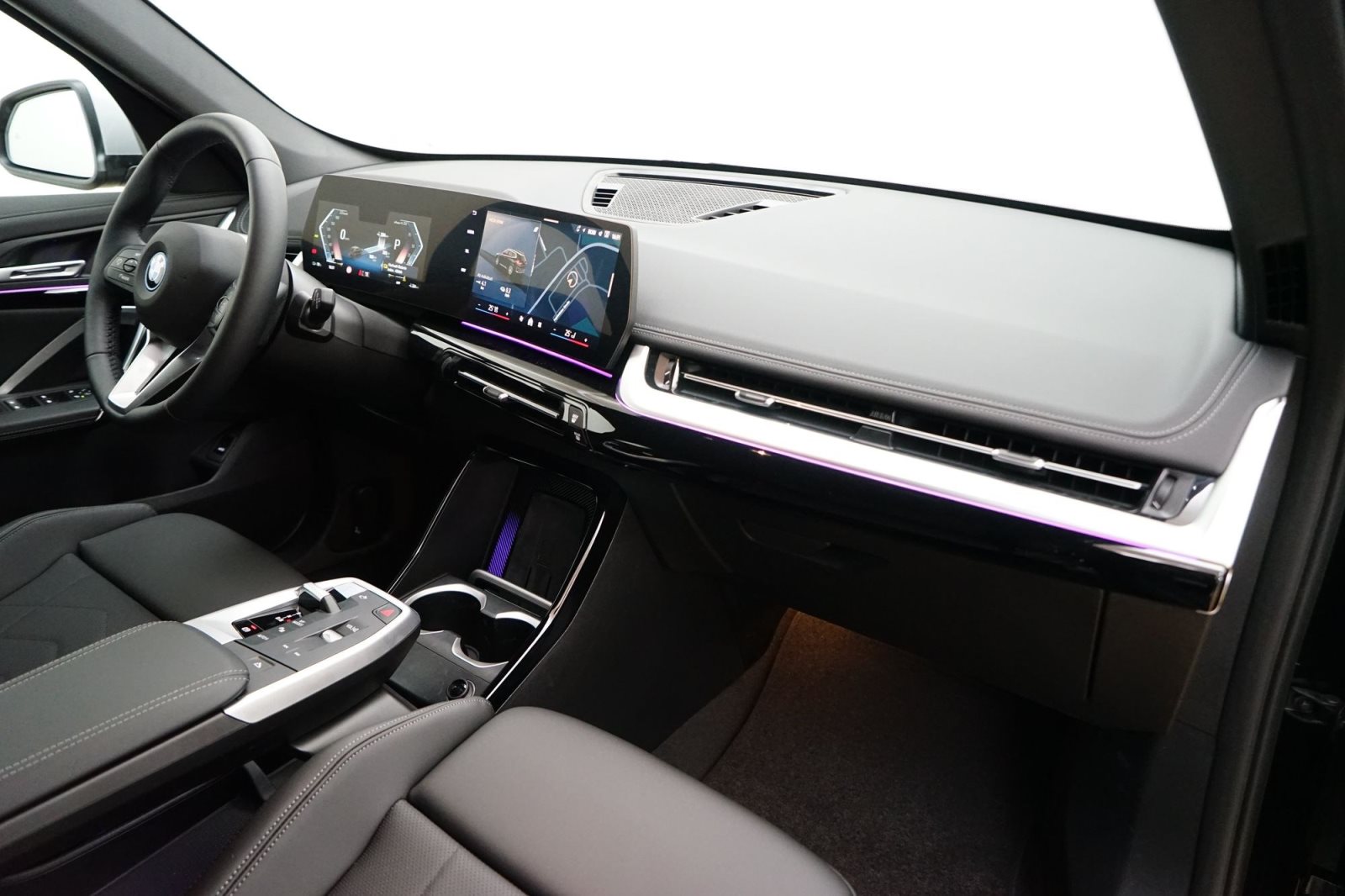 Fahrzeugabbildung BMW iX1 eDrive20 [xLine, LED, AHK, 360°, 18 LMR]