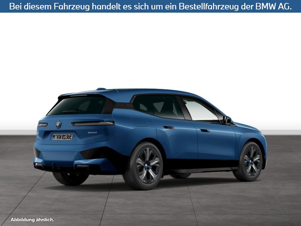 Fahrzeugabbildung BMW iX xDrive50