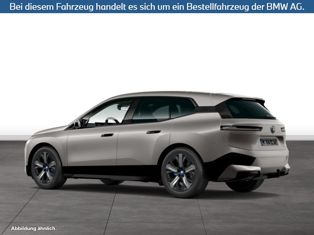 Fahrzeugabbildung BMW iX xDrive40