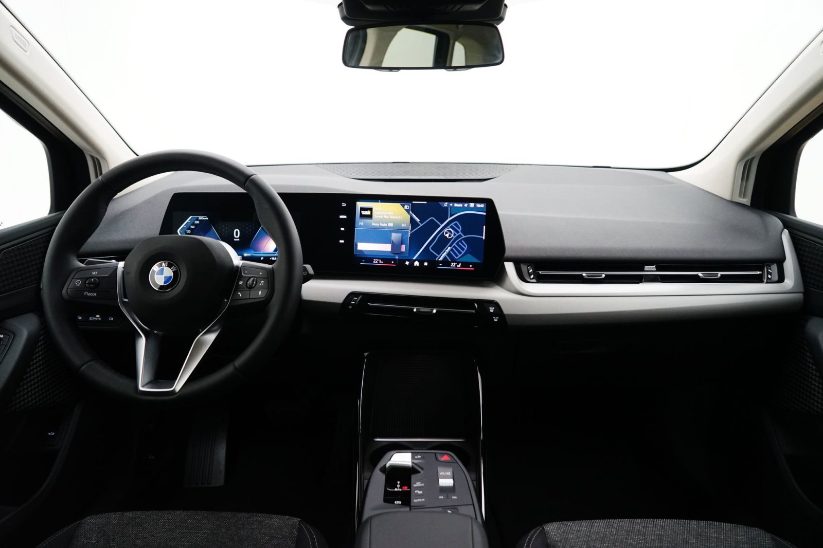 Fahrzeugabbildung BMW 220i Active Tourer [Navi, AHK, RFK, SHZ, LED]