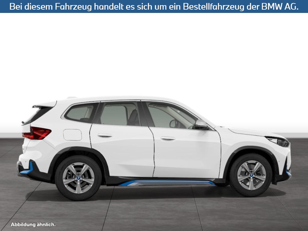 Fahrzeugabbildung BMW iX1 xDrive30