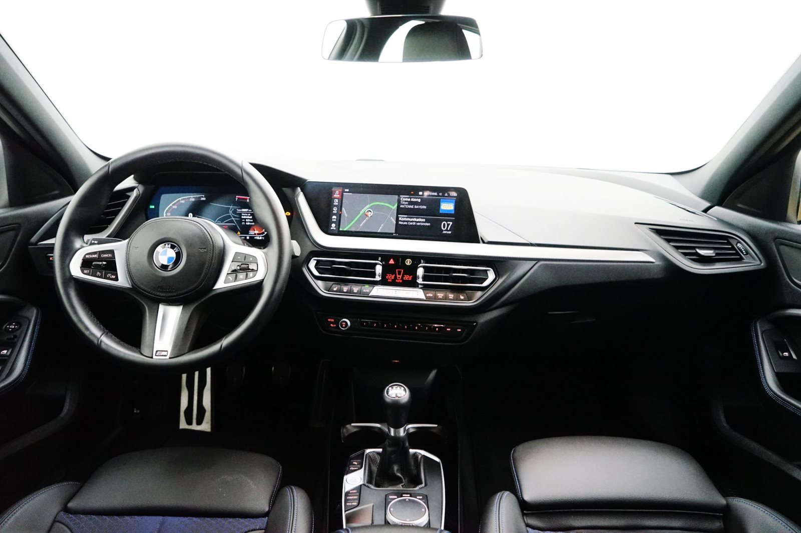 Fahrzeugabbildung BMW 118i 5-Türer [M Sport, Live Cockpit Prof., PDC]