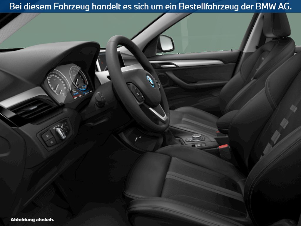 Fahrzeugabbildung BMW X1 xDrive25e