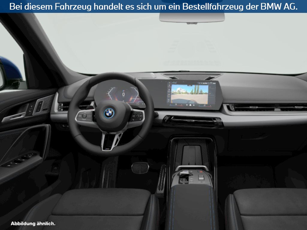 Fahrzeugabbildung BMW iX1 xDrive30