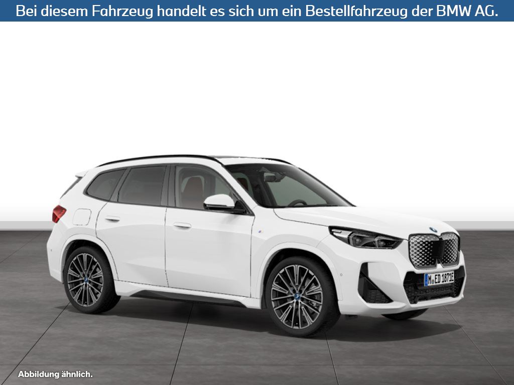 Fahrzeugabbildung BMW iX1 xDrive30