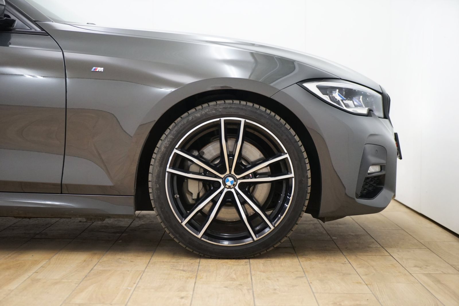 Fahrzeugabbildung BMW 330d xDrive Touring [M Sport, LC Prof., Laser]