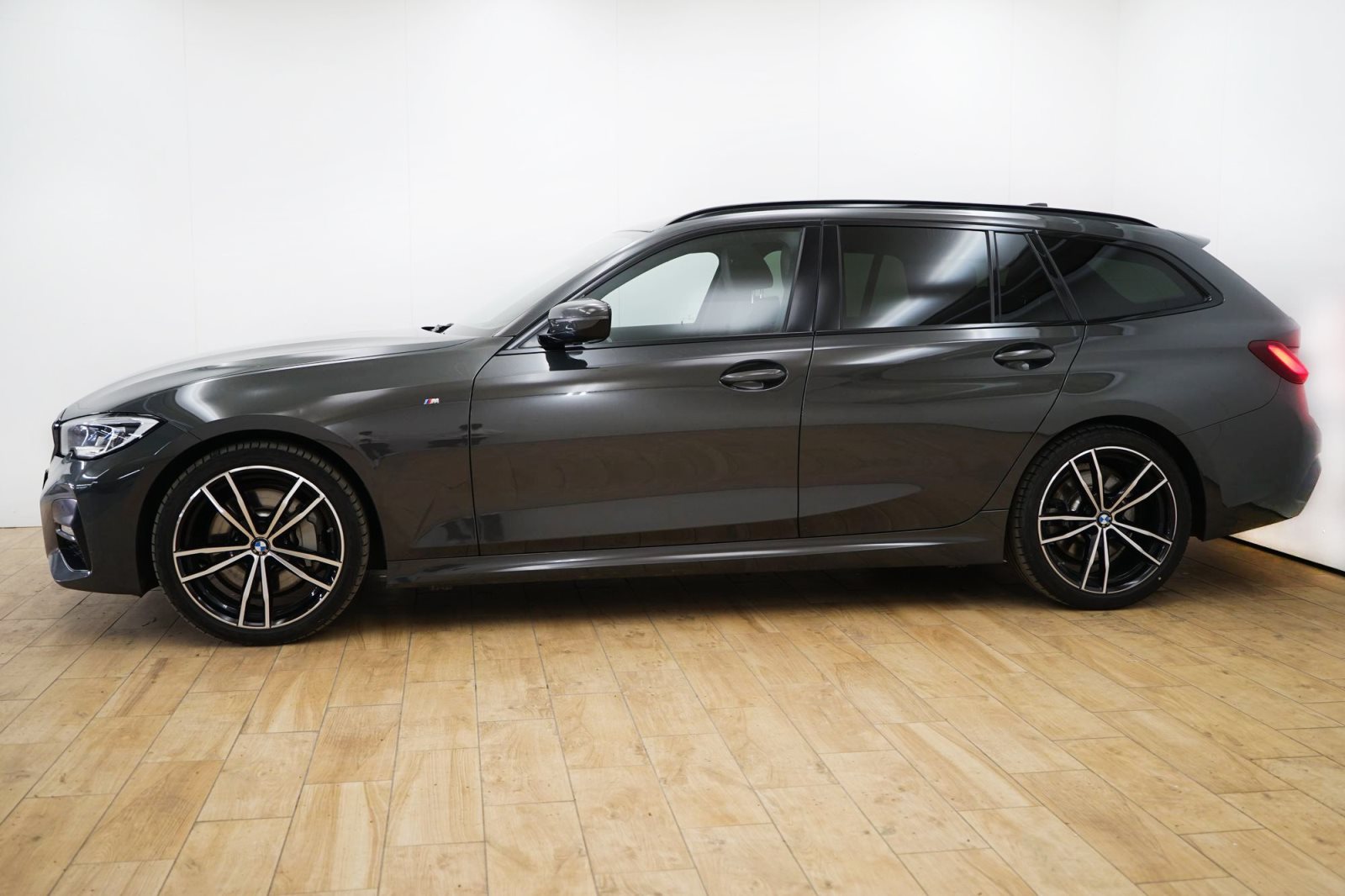 Fahrzeugabbildung BMW 330d xDrive Touring [M Sport, LC Prof., Laser]