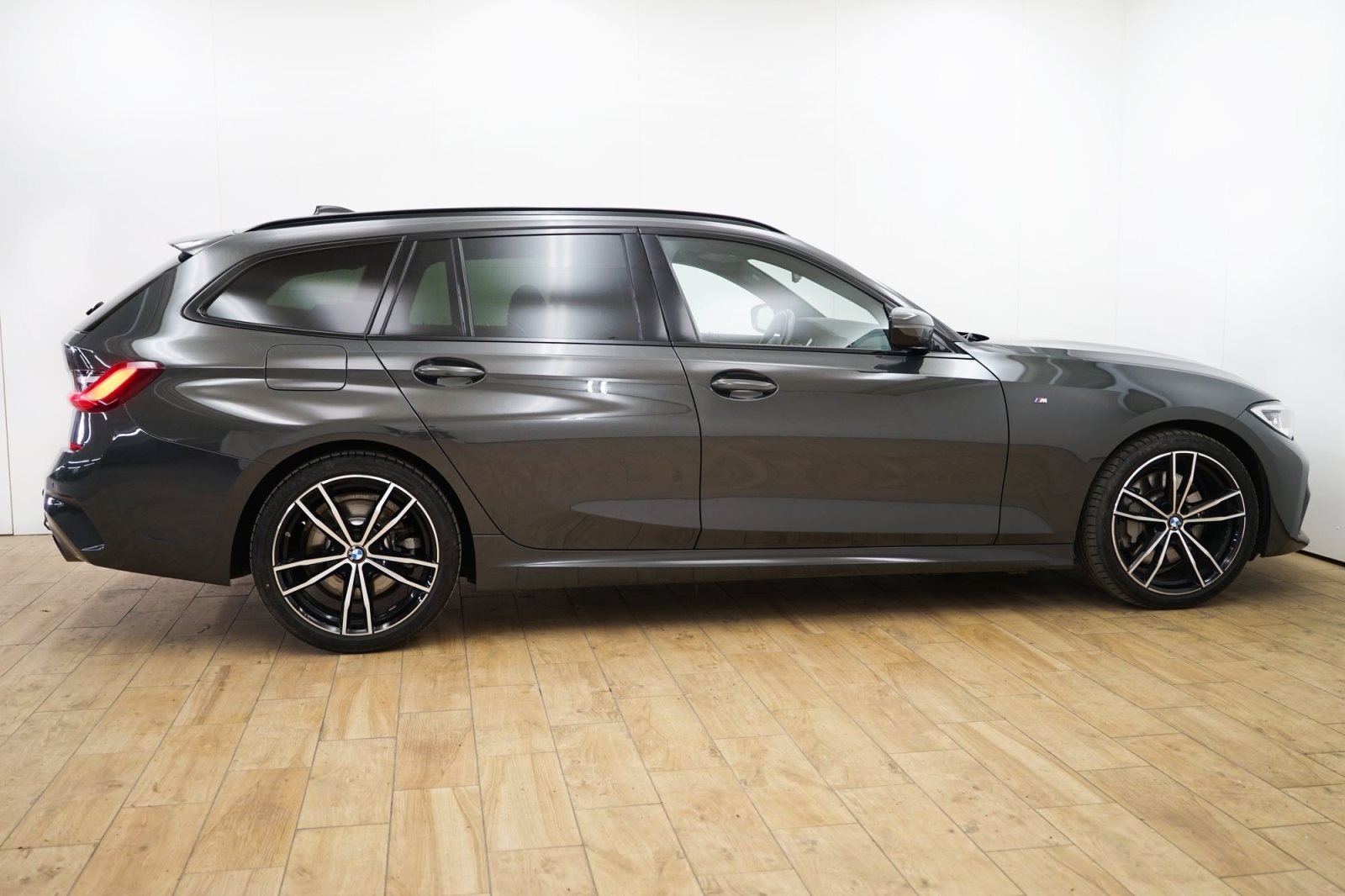 Fahrzeugabbildung BMW 330d xDrive Touring [M Sport, LC Prof., Laser]