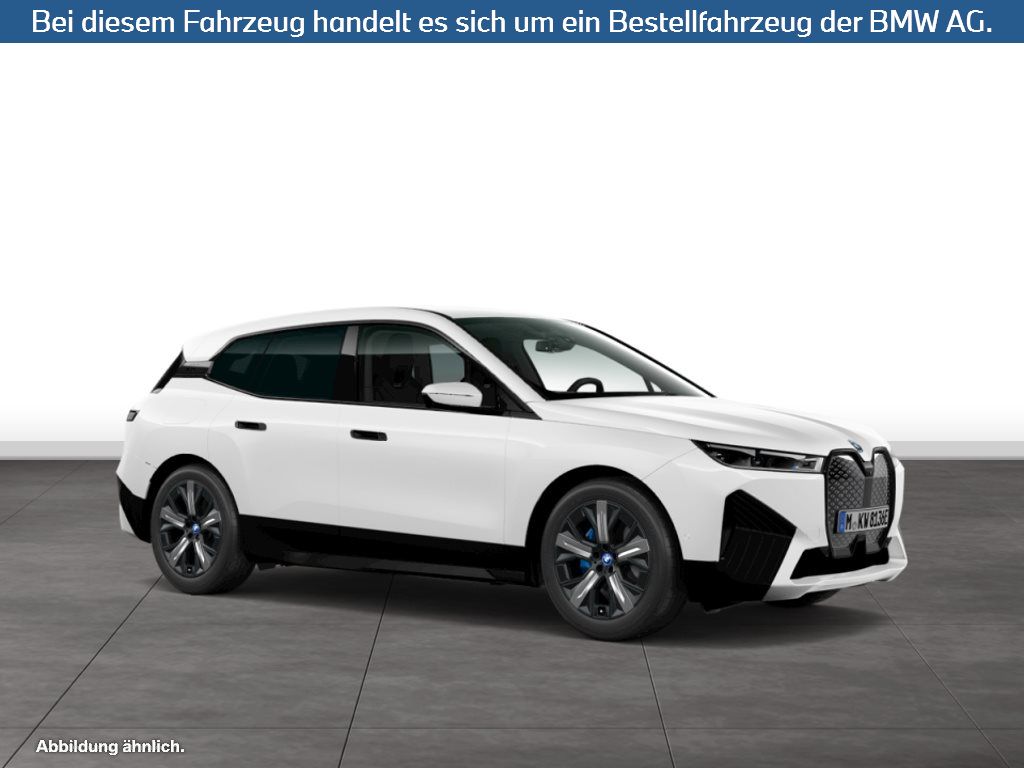 Fahrzeugabbildung BMW iX xDrive40