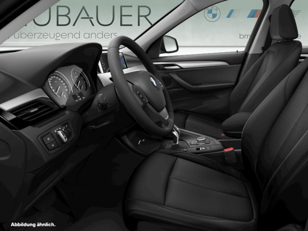 Fahrzeugabbildung BMW X1 sDrive18i A [Navi, AHK, RFK, SHZ, LED]