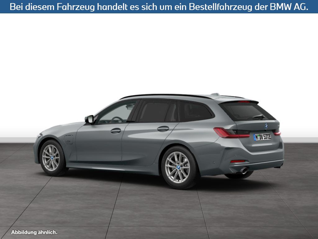 Fahrzeugabbildung BMW 330e Touring